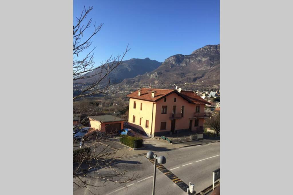 Appartamento Con Parcheggio Pubblico Sotto Casa Saint-Vincent Bagian luar foto