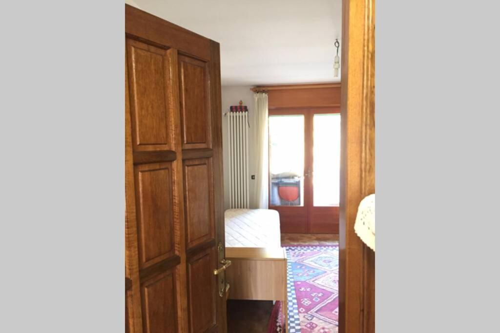 Appartamento Con Parcheggio Pubblico Sotto Casa Saint-Vincent Bagian luar foto