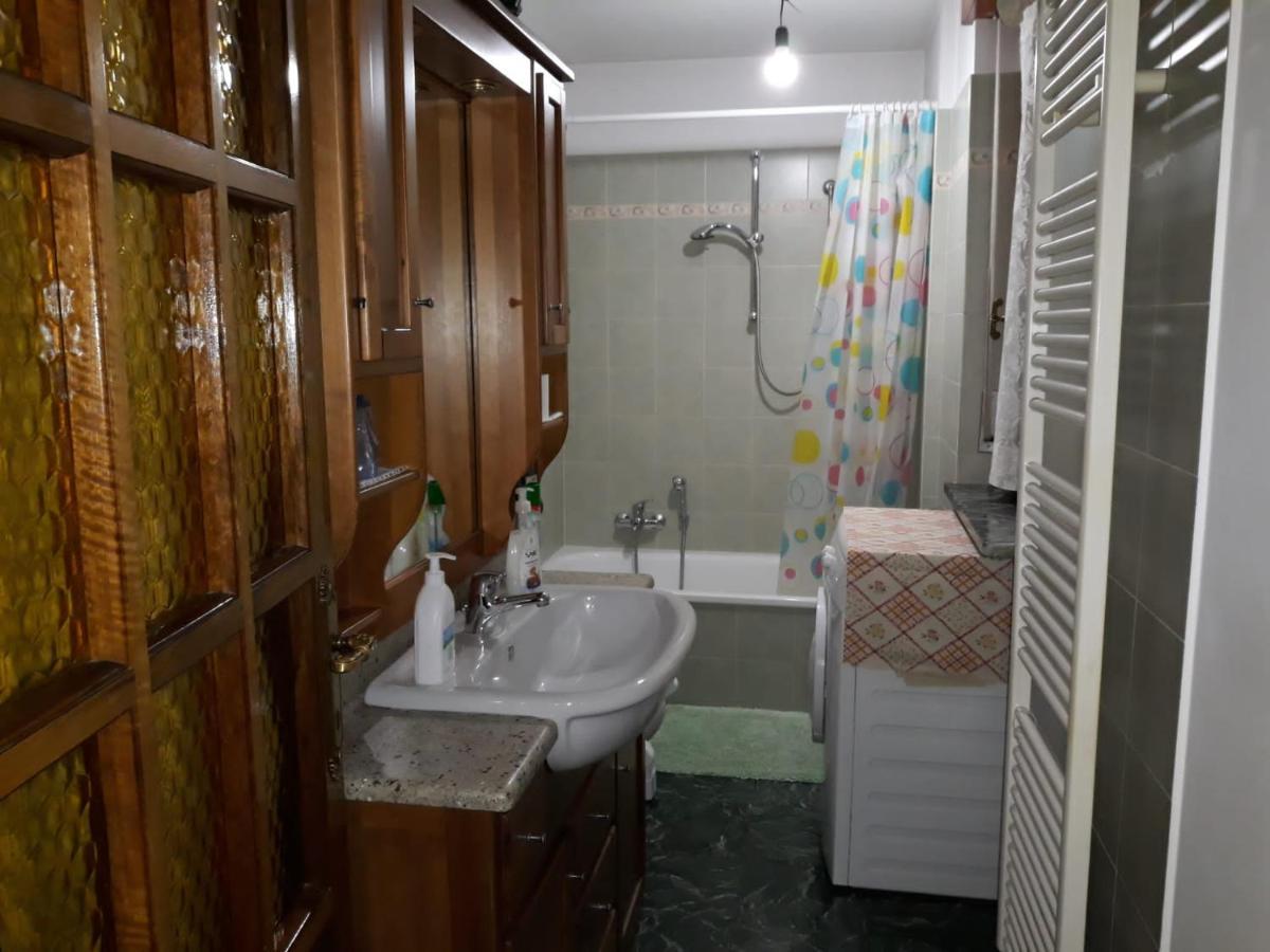 Appartamento Con Parcheggio Pubblico Sotto Casa Saint-Vincent Bagian luar foto