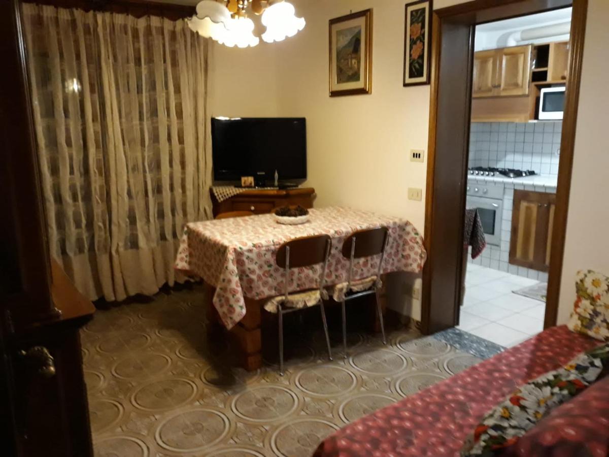 Appartamento Con Parcheggio Pubblico Sotto Casa Saint-Vincent Bagian luar foto