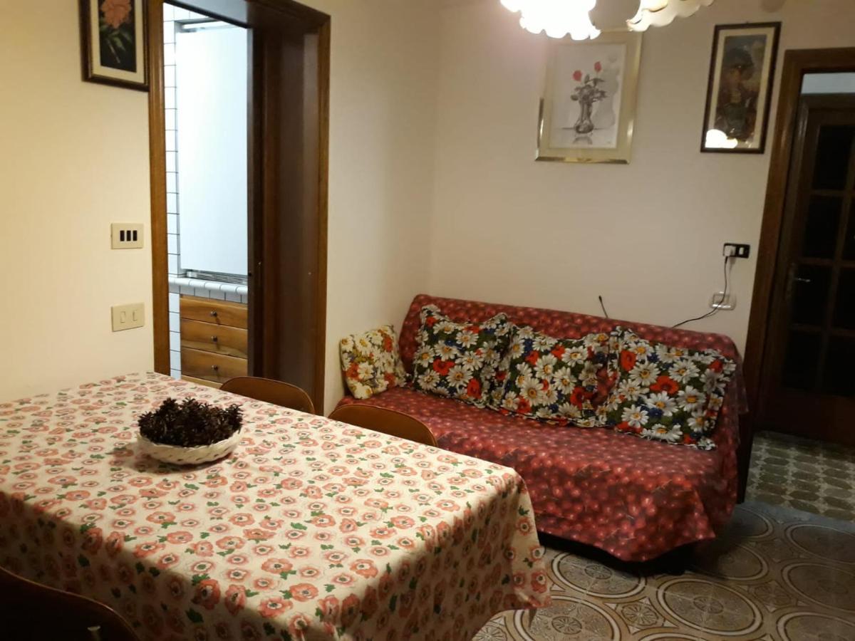 Appartamento Con Parcheggio Pubblico Sotto Casa Saint-Vincent Bagian luar foto